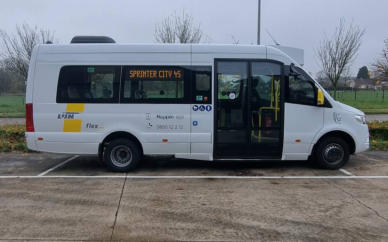 Dedecker en Van Riet - Tremonia Sprinter City 45 - De Lijn - VOM Vast