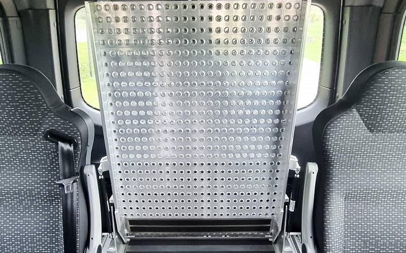 Sprinter Mobility 8+1 rolstoelbus - Met lift of oprijplaat