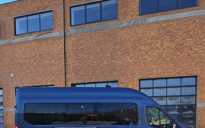 Ford Transit - 17+1 - Verkrijgbaar in grijs en blauw