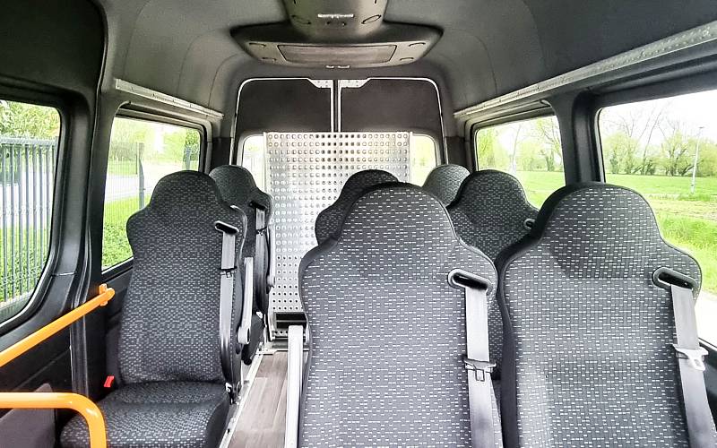 Sprinter Mobility 8+1 rolstoelbus - Met lift of oprijplaat