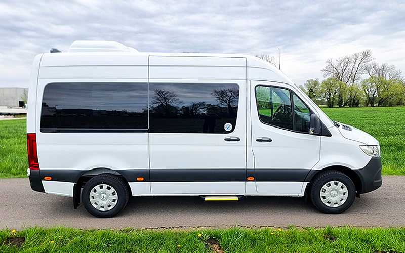 Sprinter Mobility 8+1 rolstoelbus - Met lift of oprijplaat